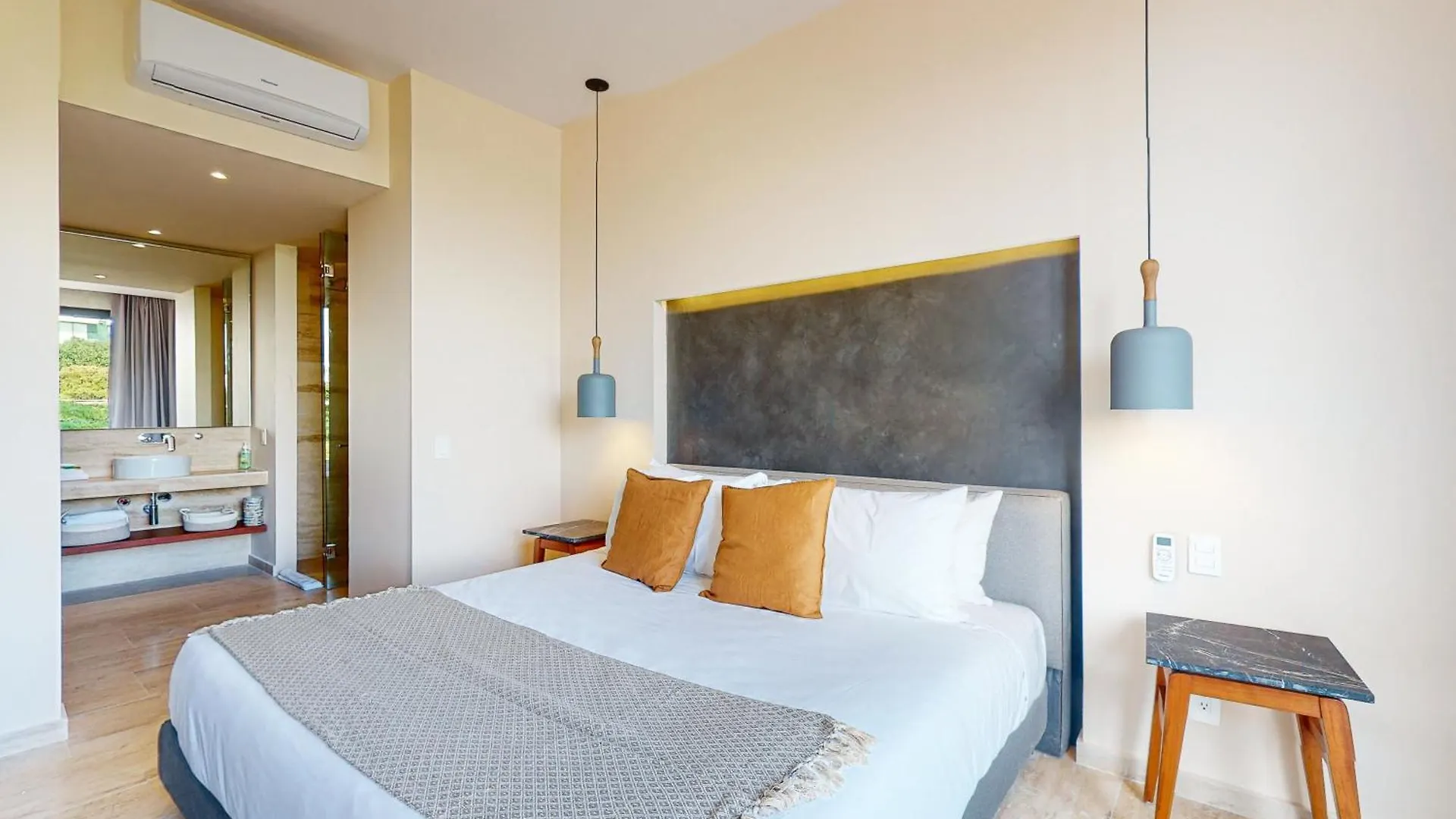 Ceren Luxury Apartments # 203A Playa del Carmen 0*,  México